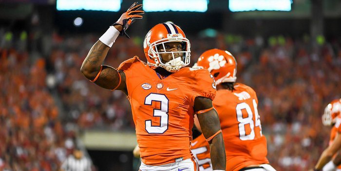 Artavis Scott signs as undrafted free agent