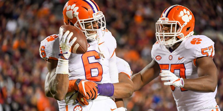 Clemson LB named Butkus Award finalist