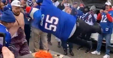 Bills fan went full Hulk Hogan on a table with a burnt Sammy Watkins jersey