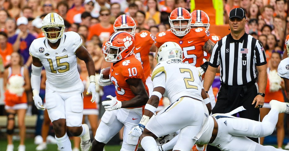Elliott: O-line has to get better, QB still learning, need more explosive plays