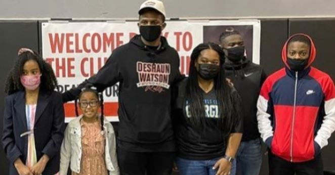 Watson helping out his hometown with some meals (Photo: DW4 Foundation)