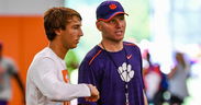 5-star QB Cade Klubnik stars again with Dabo Swinney, Brandon Streeter at game