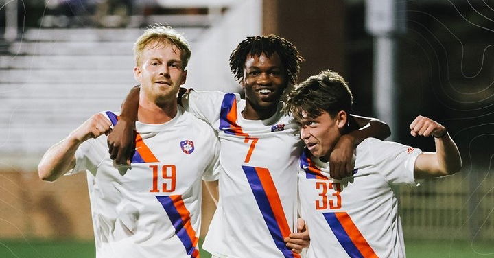 Clemson poured on the goals to a 6-0 win.