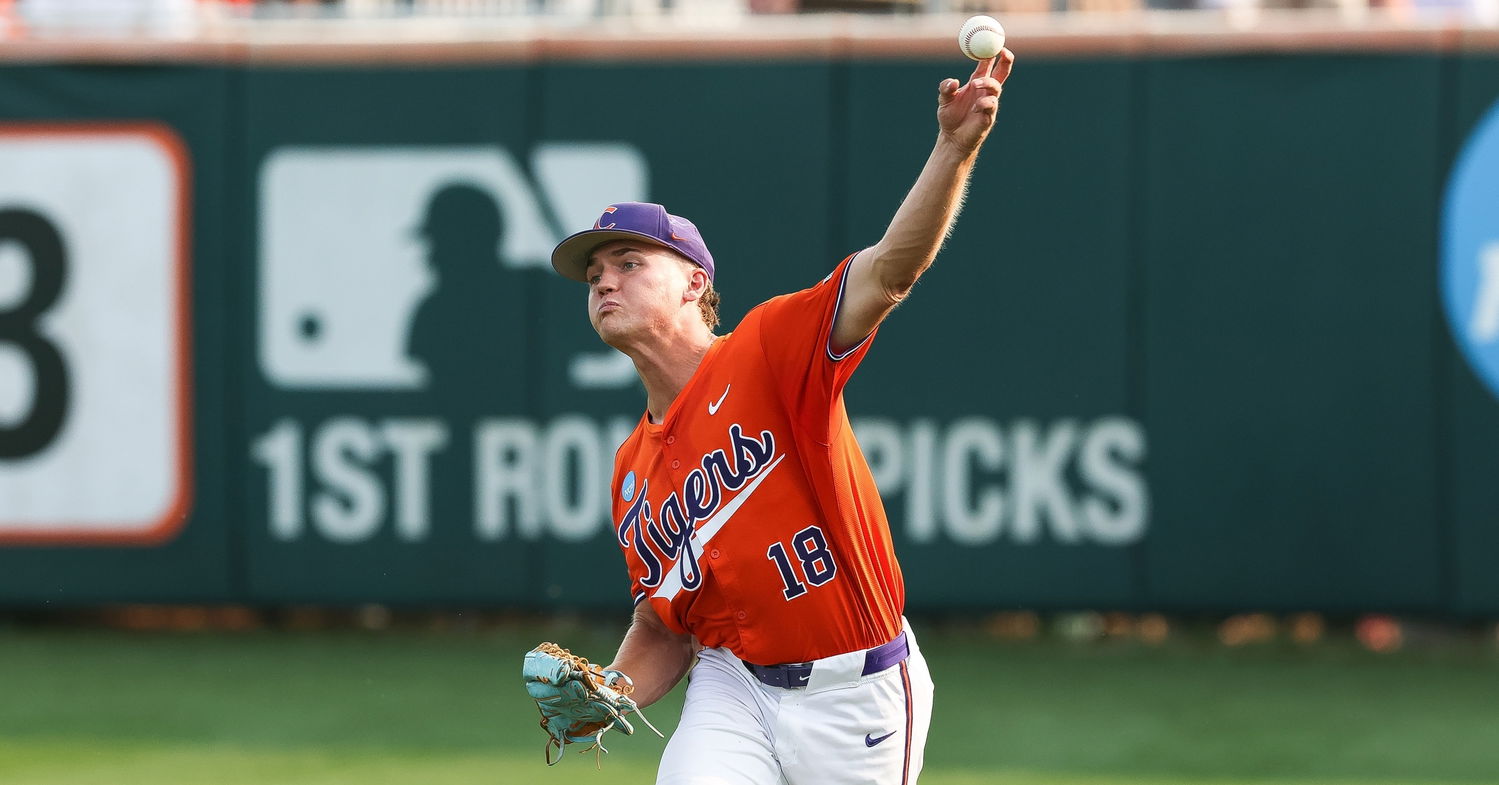 Former Clemson player commits to traditional baseball power in transfer portal