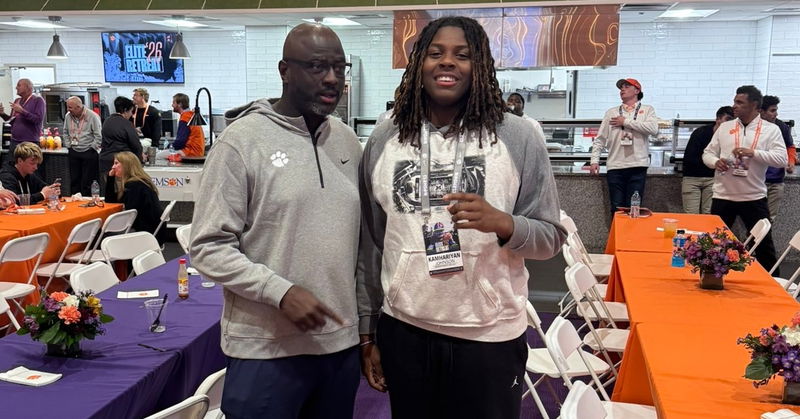 Rising Alabama defender breaks down offer from Clemson: 