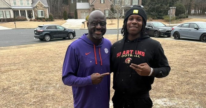 On Tuesday, Chris Rumph took a trip to Dre Quinn's home, adding a personal touch to a second conversation with him. 